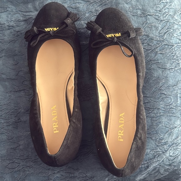 Almost New Authentic Prada Black Bow Flats - Picture 1 of 3